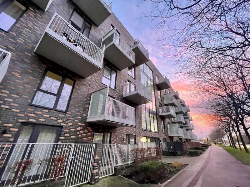 Classy Campbell Park Apartment, Balcony & Free Parking Milton Keynes Luaran gambar